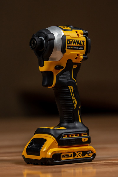 Zakrętarka Dewalt DCF850D1T-QW