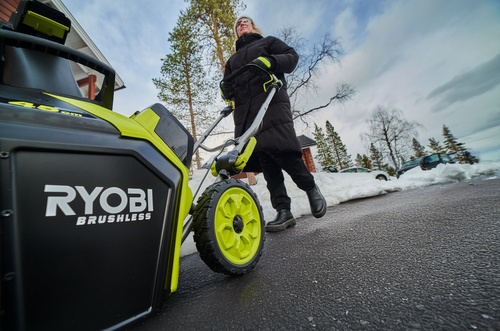 Odśnieżarka akumulatorowa Ryobi RY18STX45A-240