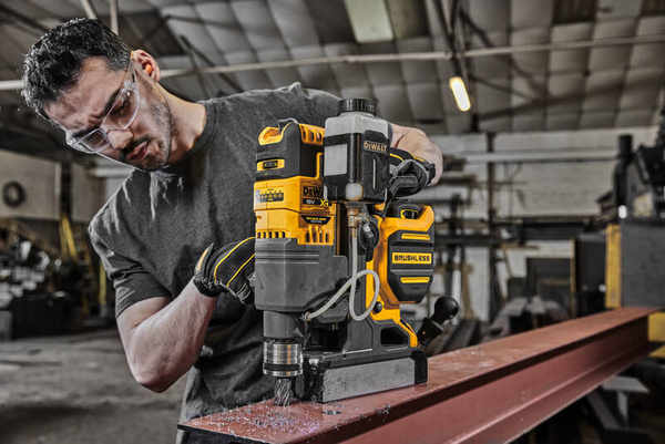 Wiertarka magnetyczna DeWALT DCD1623N