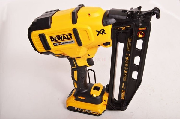 Gwoździarka Dewalt DCN660D2