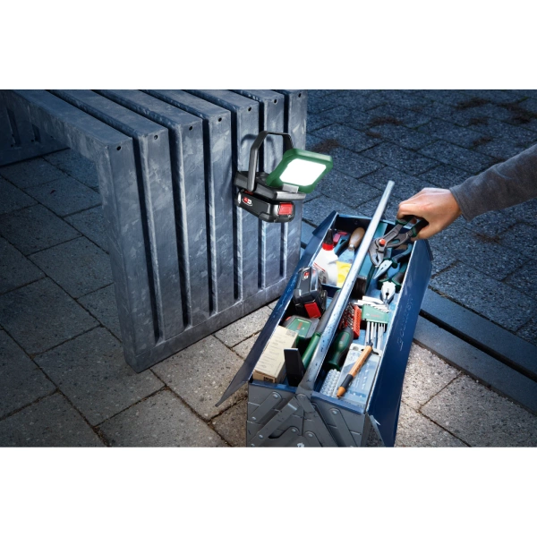 Lampa warsztatowa Bosch EasySpotLight 18V-400 06039A1200