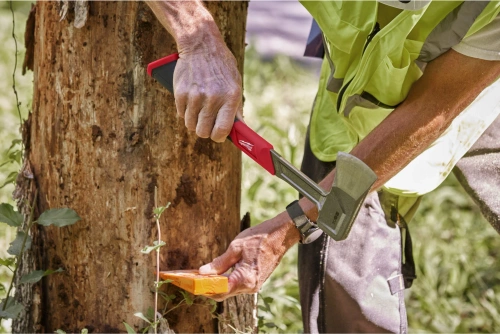 Zestaw siekiera i nóż składany Milwaukee 4932499031