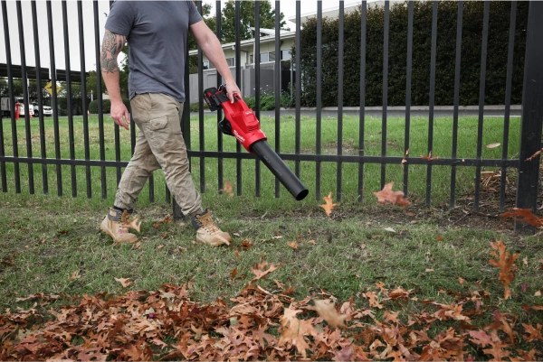 Dmuchawa do liści Milwaukee M18 F2BL-802