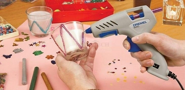 Dremel Glu Gun 930-18 Hobby - Pistolet do kleju + 18 szt. osprzętu