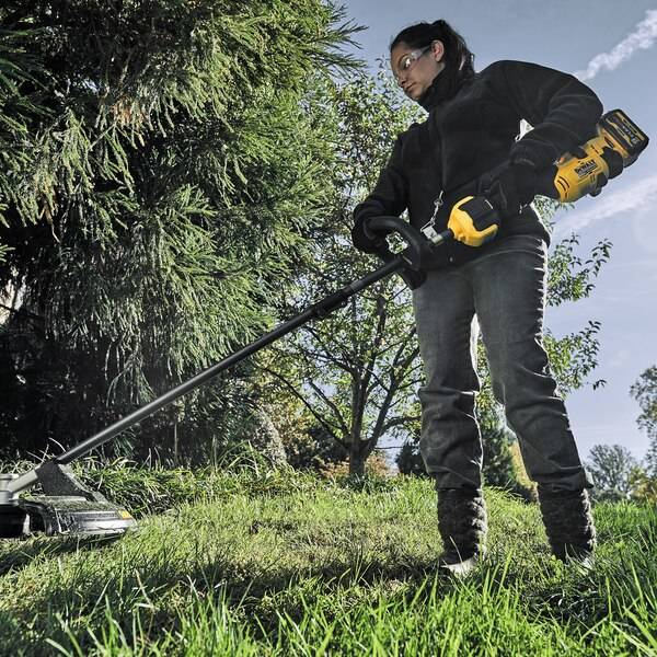 Wielofunkcyjne narzędzie ogrodowe DeWALT DCMAS5713X1