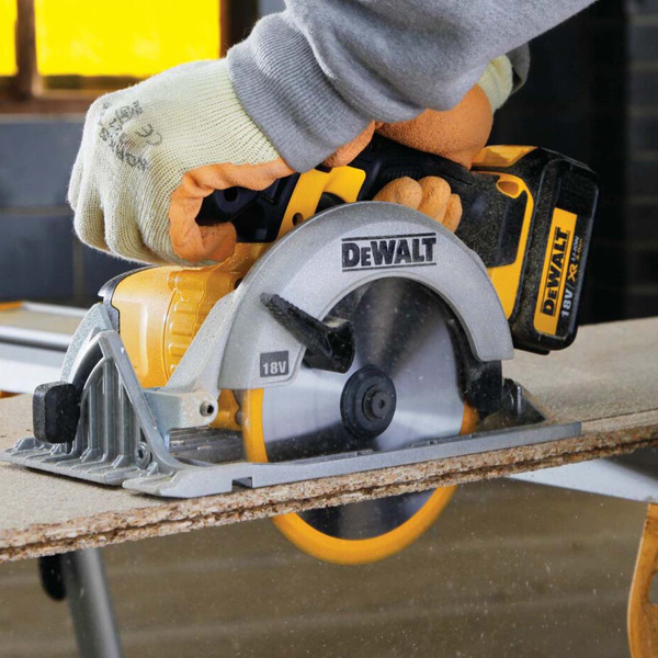 Pilarka tarczowa DeWalt DCS391NT