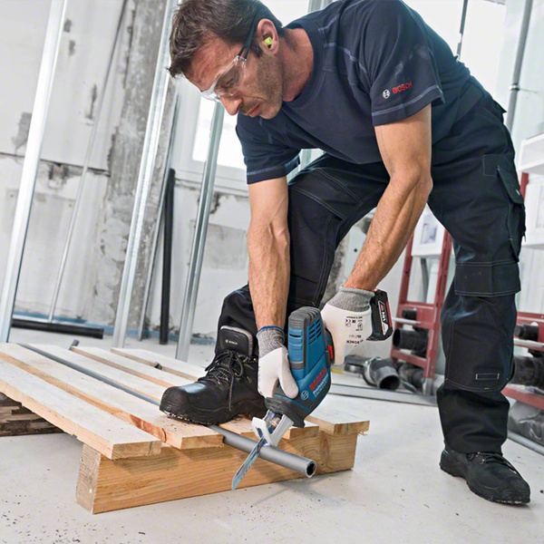 Piła szablasta Bosch GSA 18V-LI C