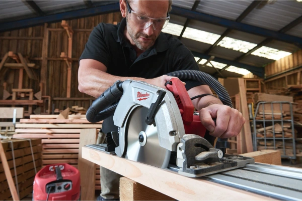 Pilarka tarczowa Milwaukee CS 85 CBE