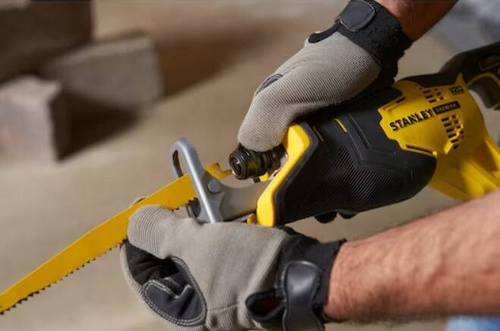 Akumulatorowa piła szablasta SFMCS300D2K-QW Stanley Fatmax + 2 x akumulator + ładowarka + kufer