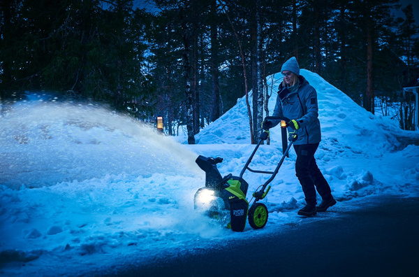 Odśnieżarka akumulatorowa Ryobi RY18STX45A-240