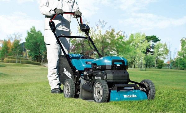 Kosiarka Makita LM001CZ samobieżna, do pracy z przenośnymi jednostkami zasilającymi PDC1200 oraz PCD01
