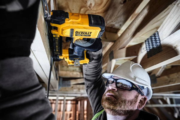 Zszywacz akumulatorowy Dewalt DCN701N