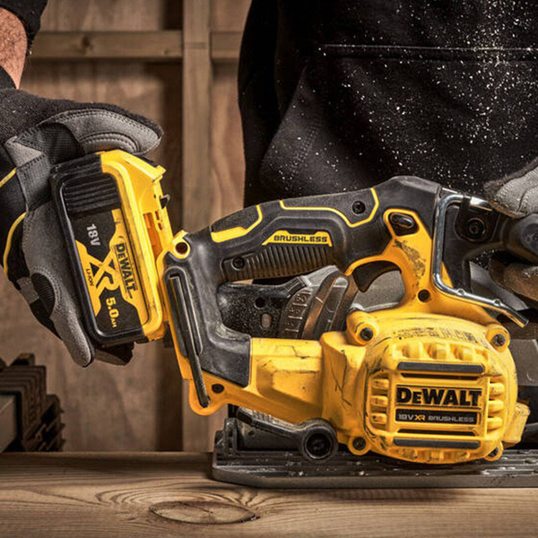 Pilarka tarczowa DeWALT DCS565N
