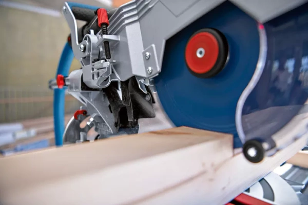 Ukośnica Bosch GCM 18V-216 DC 0601B47000