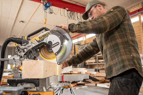 Ukośnica Dewalt DCS782N