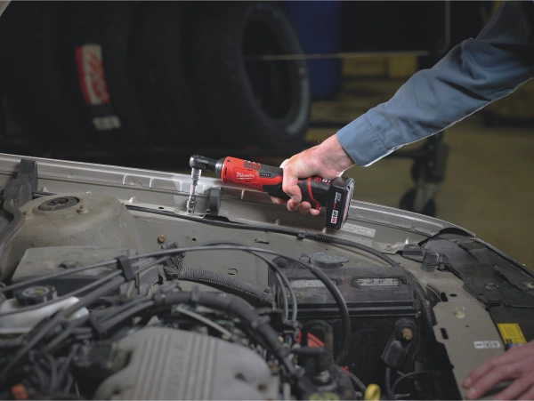 Grzechotka akumulatorowa 1/4" Milwaukee M12 IR-201B 1/4