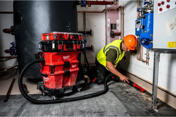 Odkurzacz akumulatorowy Milwaukee M18 FVC23L-0