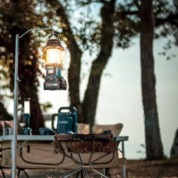Lampa turystyczna z radiem Makita MR009GZ