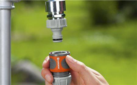 Kątowe przyłącze kranowe 1-1/2" OGS GARDENA 02998-20