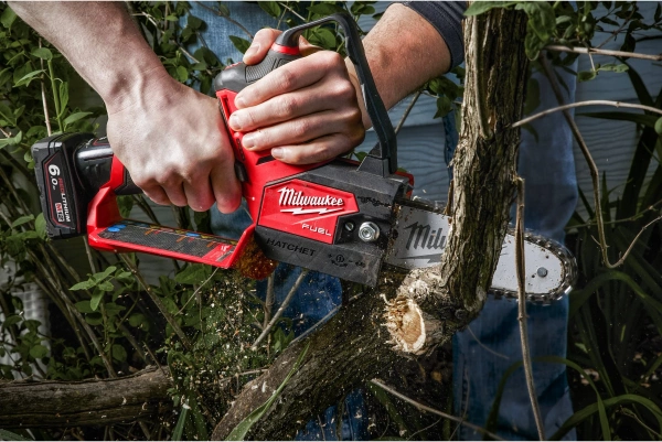 Mini pilarka łańcuchowa Milwaukee M12 FHS-0