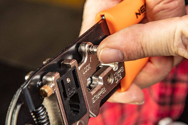 Szczypce do końcówek telefonicznych 4P, 6P, 8P Neo Tools 01-501