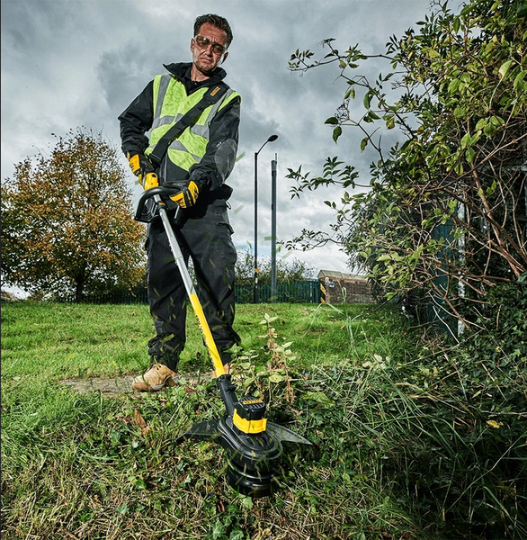 Podkaszarka Dewalt DCM561PB 