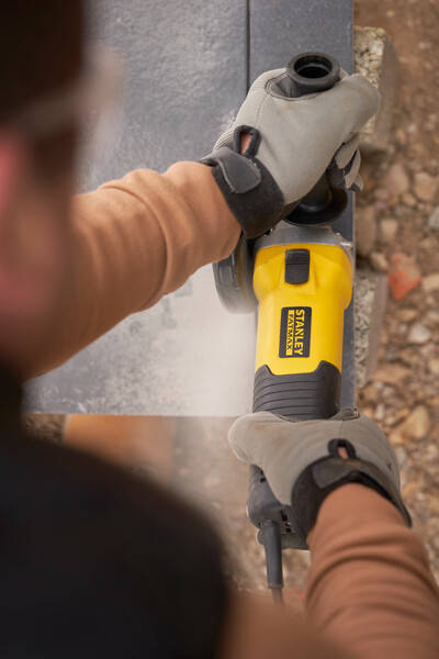 Szlifierka kątowa Stanley Fatmax FMEG225VS