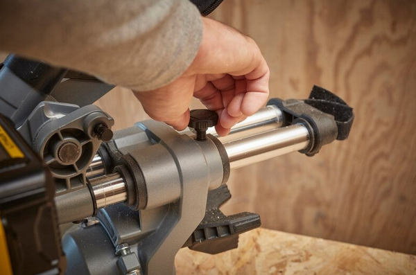 Ukośnica Stanley Fatmax SFMCS701M1