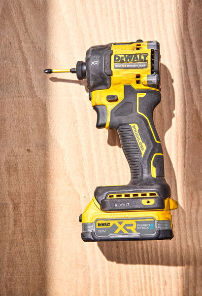 Zakrętarka udarowa Dewalt DCF870N