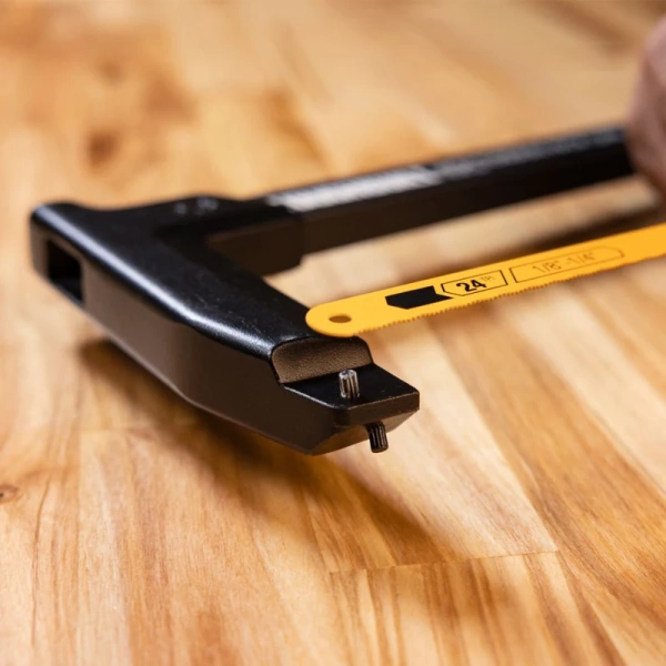 Ręczna piła do metalu ToughBuilt TB-H4-22H