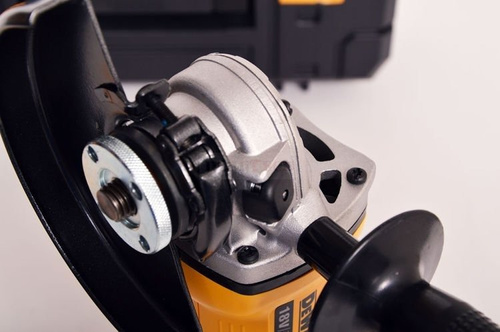 Szlifierka kątowa DeWalt DCG412M2