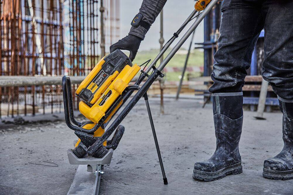 Łata wibracyjna do betonu Dewalt DCPS330N
