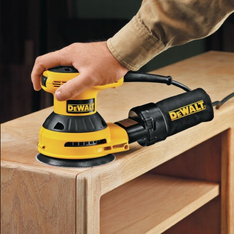Szlifierka mimośrodowa DeWalt DWE6423