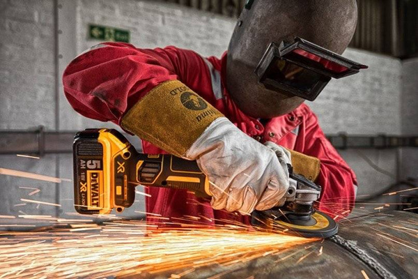 Szlifierka kątowa DeWalt DCG406N