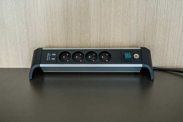 Listwa zasilająca Alu-Office-Line z 4 gniazdami Brennenstuhl 1391044410