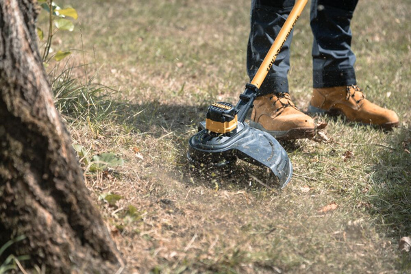 Podkaszarka Dewalt DCM561P1S