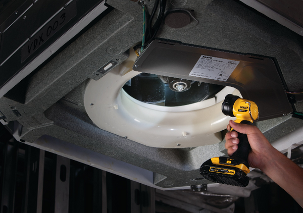 Latarka DeWalt DCL040