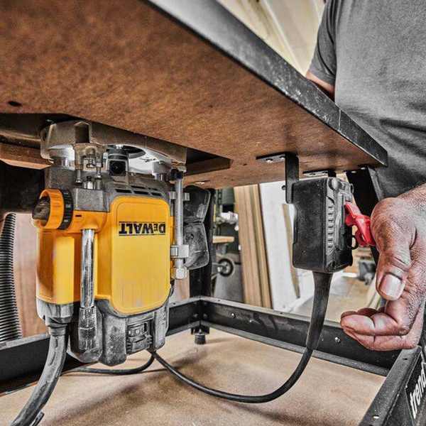 Frezarka górnowrzecionowa Dewalt DWE627KT