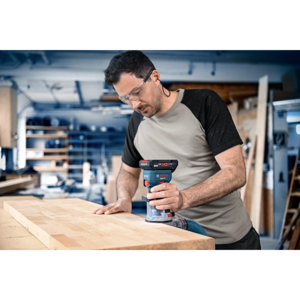 Frezarka krawędziowa Bosch GKF 18V-8 06016C2000