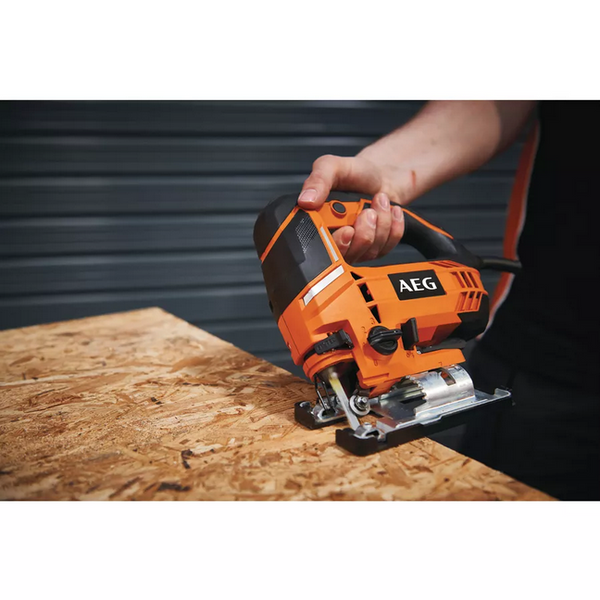 Wyrzynarka AEG STEP100X