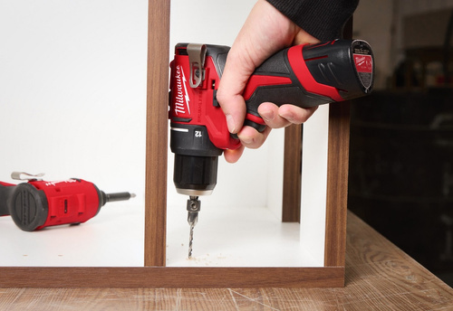 Wiertarko-wkrętarka Milwaukee M12 BLDDRC-402C