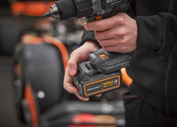 Zestaw elektronarzędzi Dewalt DCK200MP2T