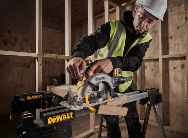 Pilarka tarczowa Dewalt DCS565NT