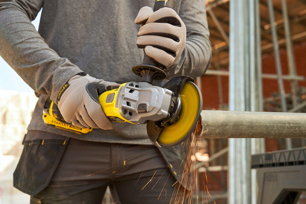 Szlifierka kątowa Stanley Fatmax SFMCG710B