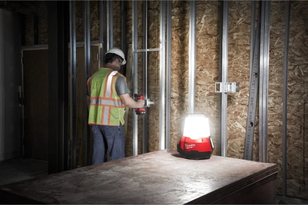 Lampa strefowa Milwaukee M18 TAL-0