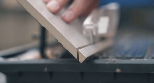 Akumulatorowa przecinarka do glazury Dedra DED6900