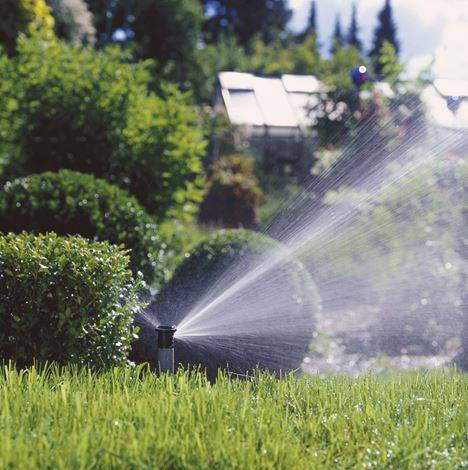 Zraszacz wynurzalny 100 z dyszą pasmową końcową Sprinklersystem GARDENA 01553-29