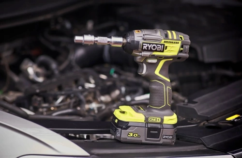 Klucz udarowy Ryobi R18IW7-0 z akumulatorem 4,0 Ah i ładowarką