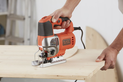 Wyrzynarka Black Decker BES610-QS