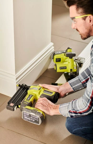 Sztyfciarka Ryobi R18GN18-0